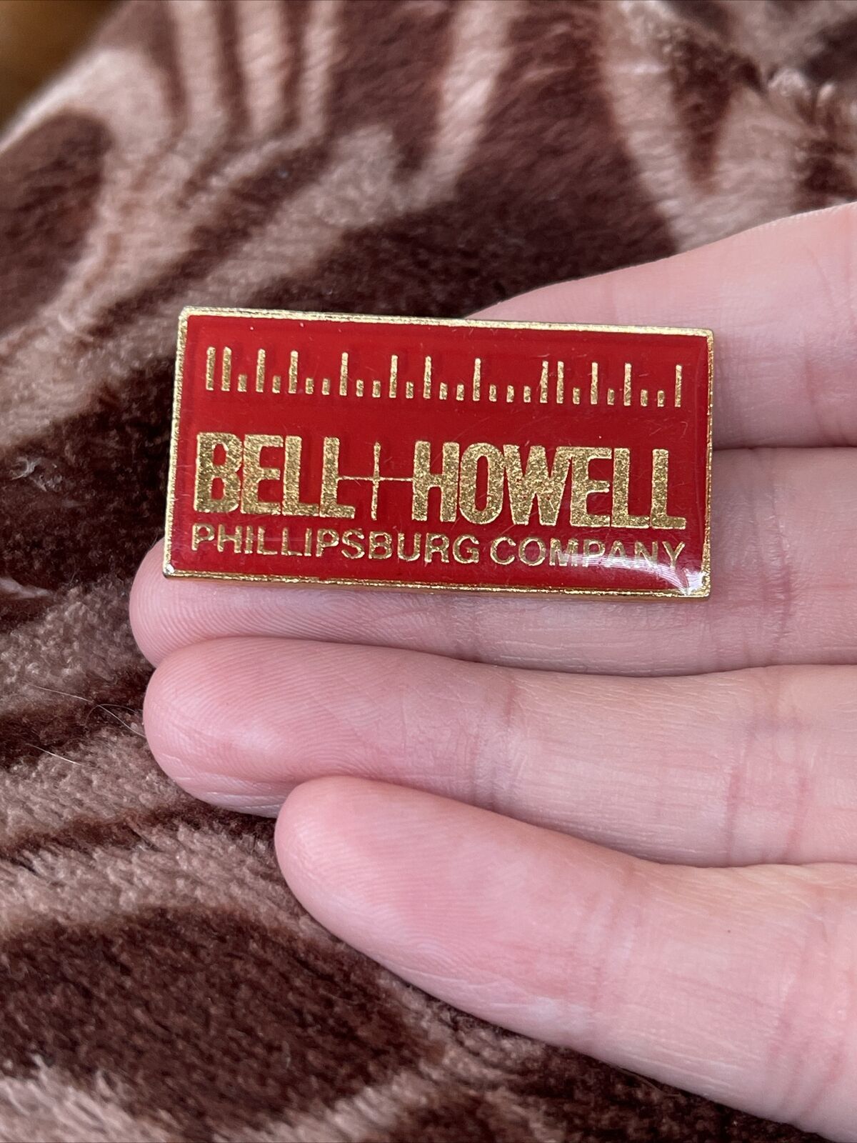 Vintage Bell Howell Phillipsburg Company Gold Tone Enamel Lapel Pin (gw14)